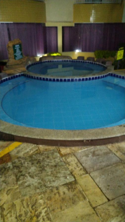 Hidro: Luxo Com 2 Quartos E Bebidas à Beira Da Piscina Caldas Novas